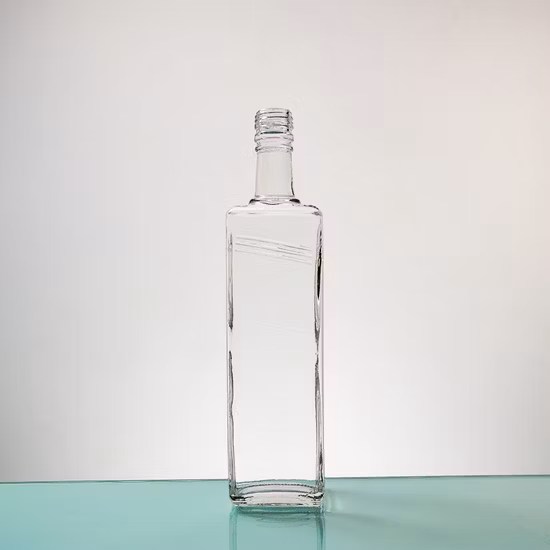 Venta caliente botella de vodka transparente 500ml 700ml 750ml Brandy Vodka Gin Whisky Ron botella de vidrio